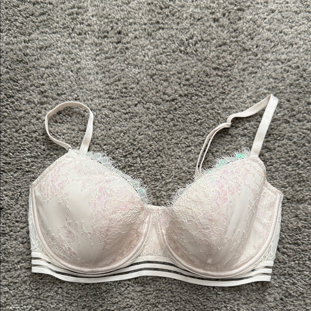 Victoria's Secret Cream Lace Bra